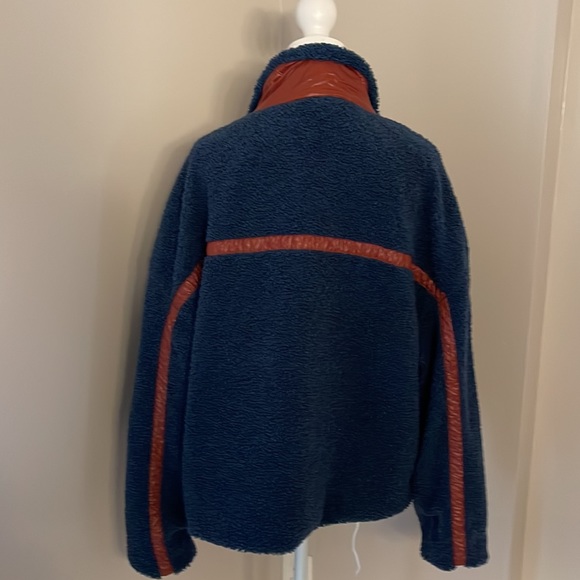 Fabletics fleece pull over - Picture 6 of 11